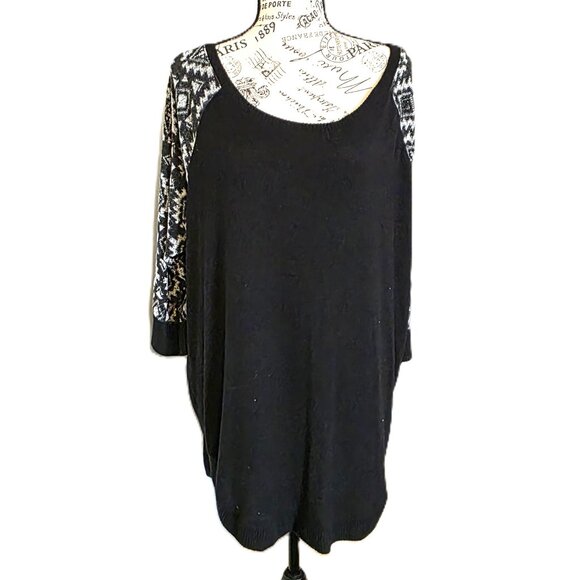 Beautiful Black Sweater - Picture 1 of 4